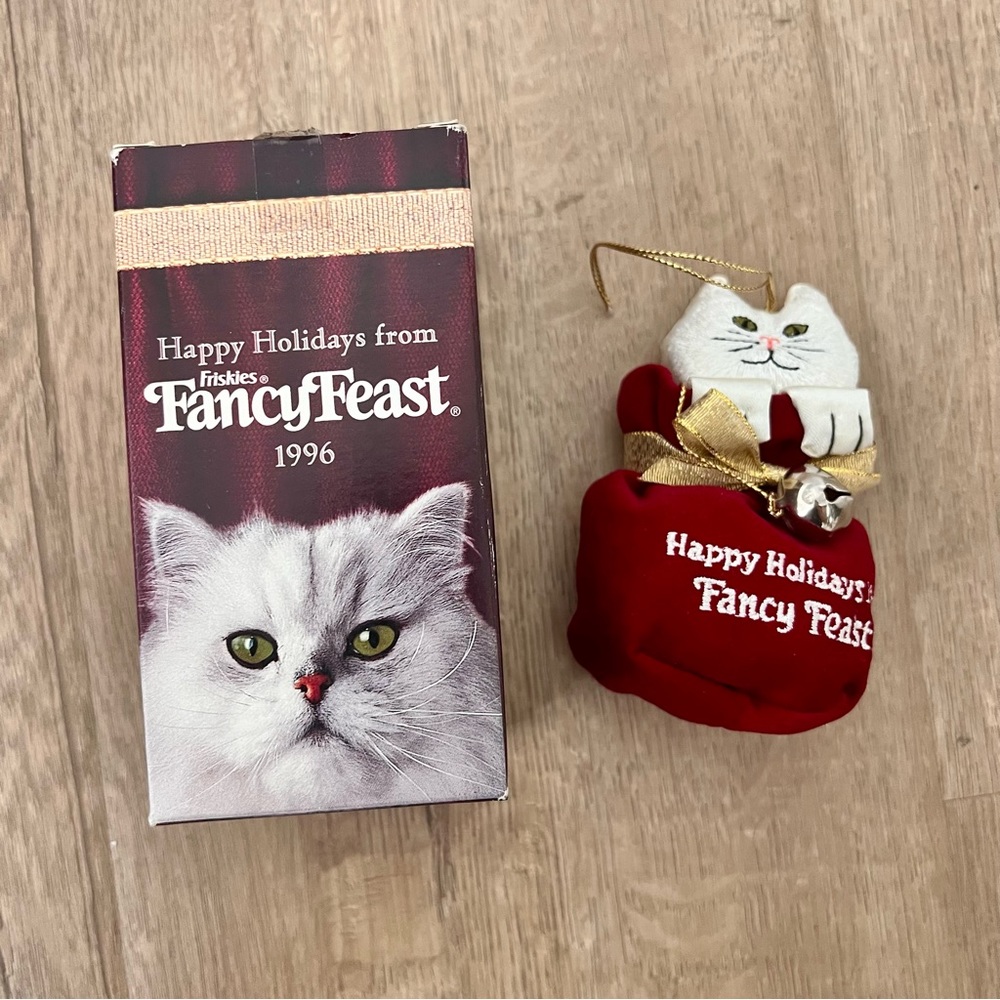 Vintage Fancy Feast 1996 Douglas Co Embroidered Fabric‎ Cat Ornament In Box